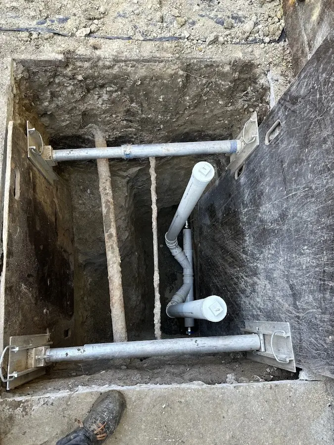 Experienced plumber completing Gas Line Repair work in Gonzales